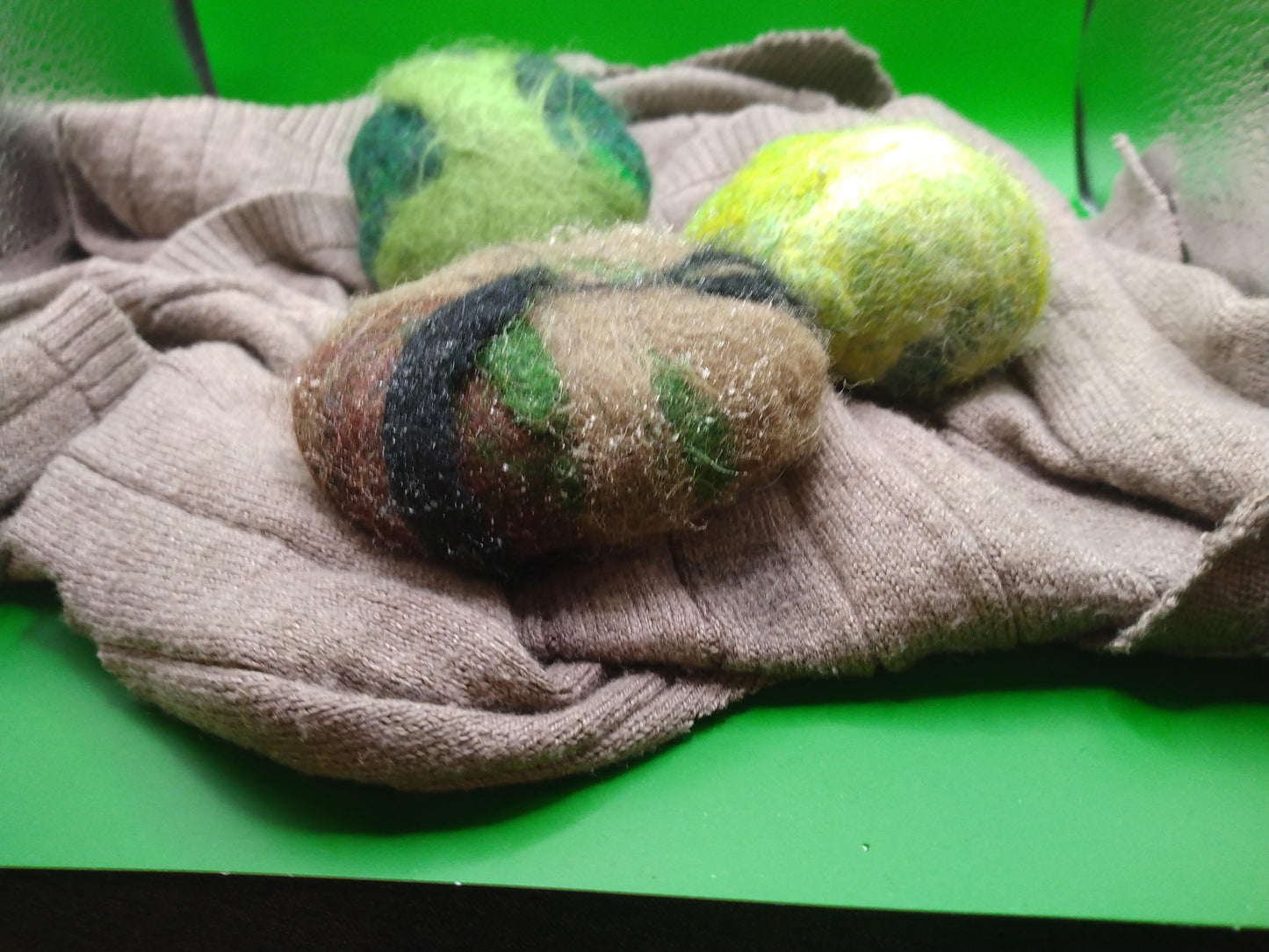 Felted wool Riverstone paperweight workshop